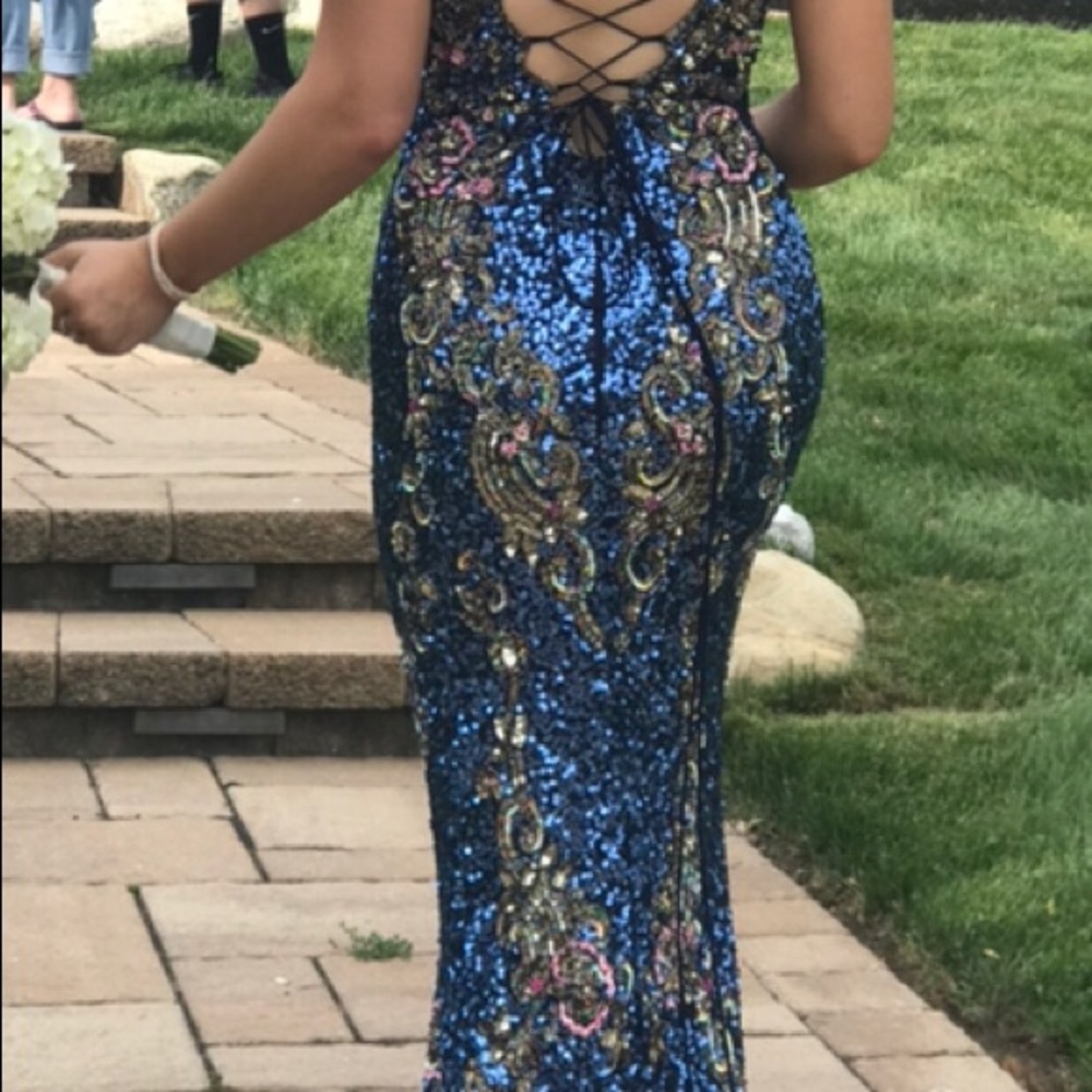 Prom gown - Picture 3 of 3